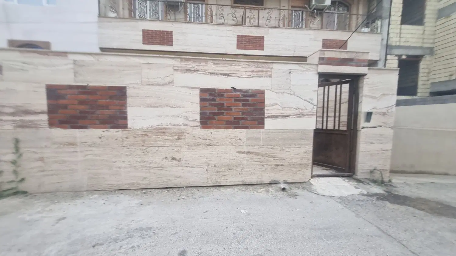 اپارتمان چهار واحدی