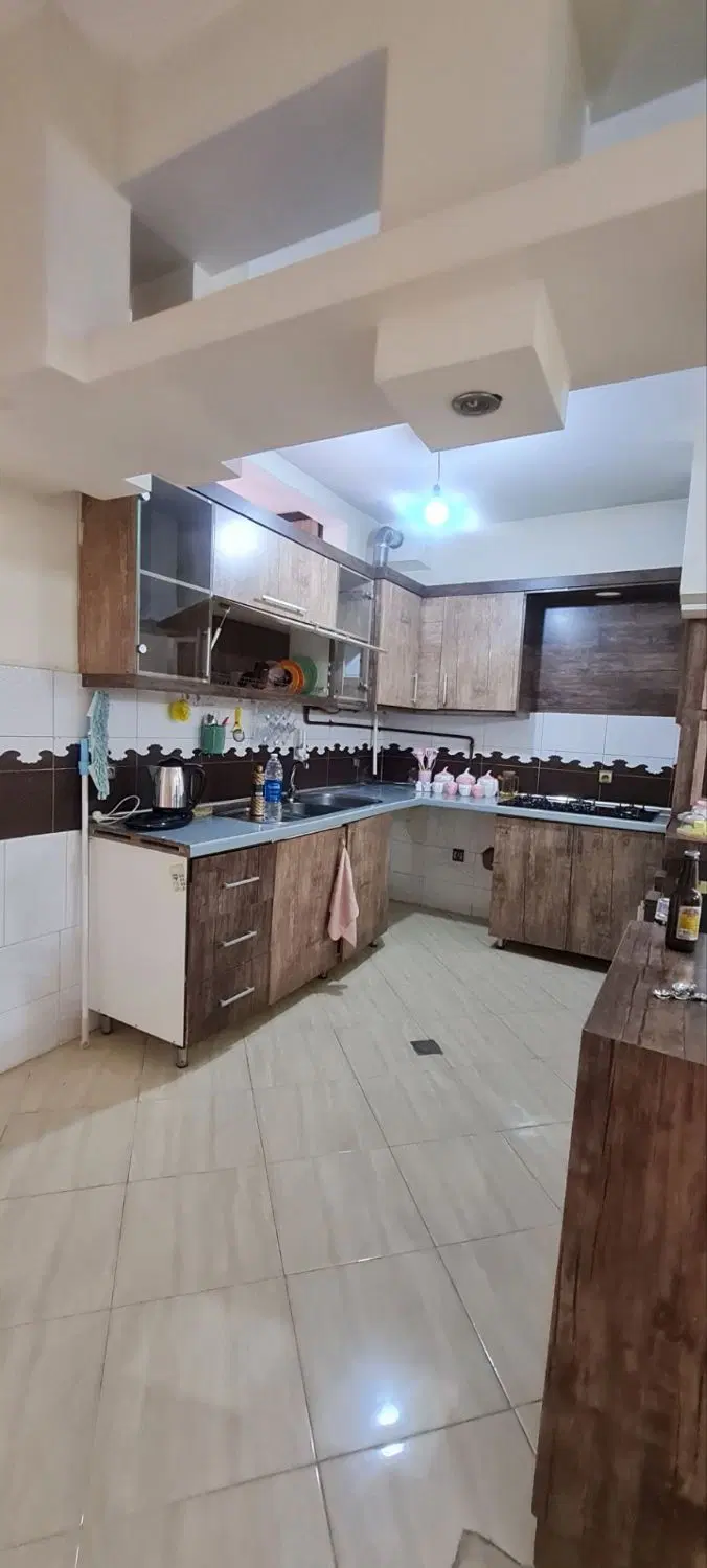 ۷۰متر یک خواب طبقه همکف حاشیه بیست متری