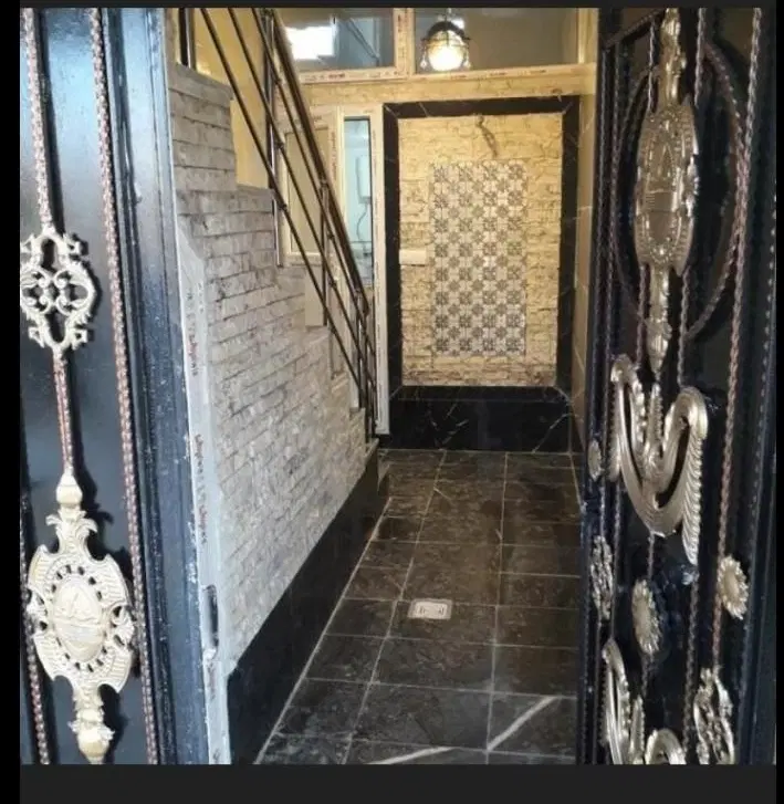 خانه کوچک منزل اول مبله درسنندج فول