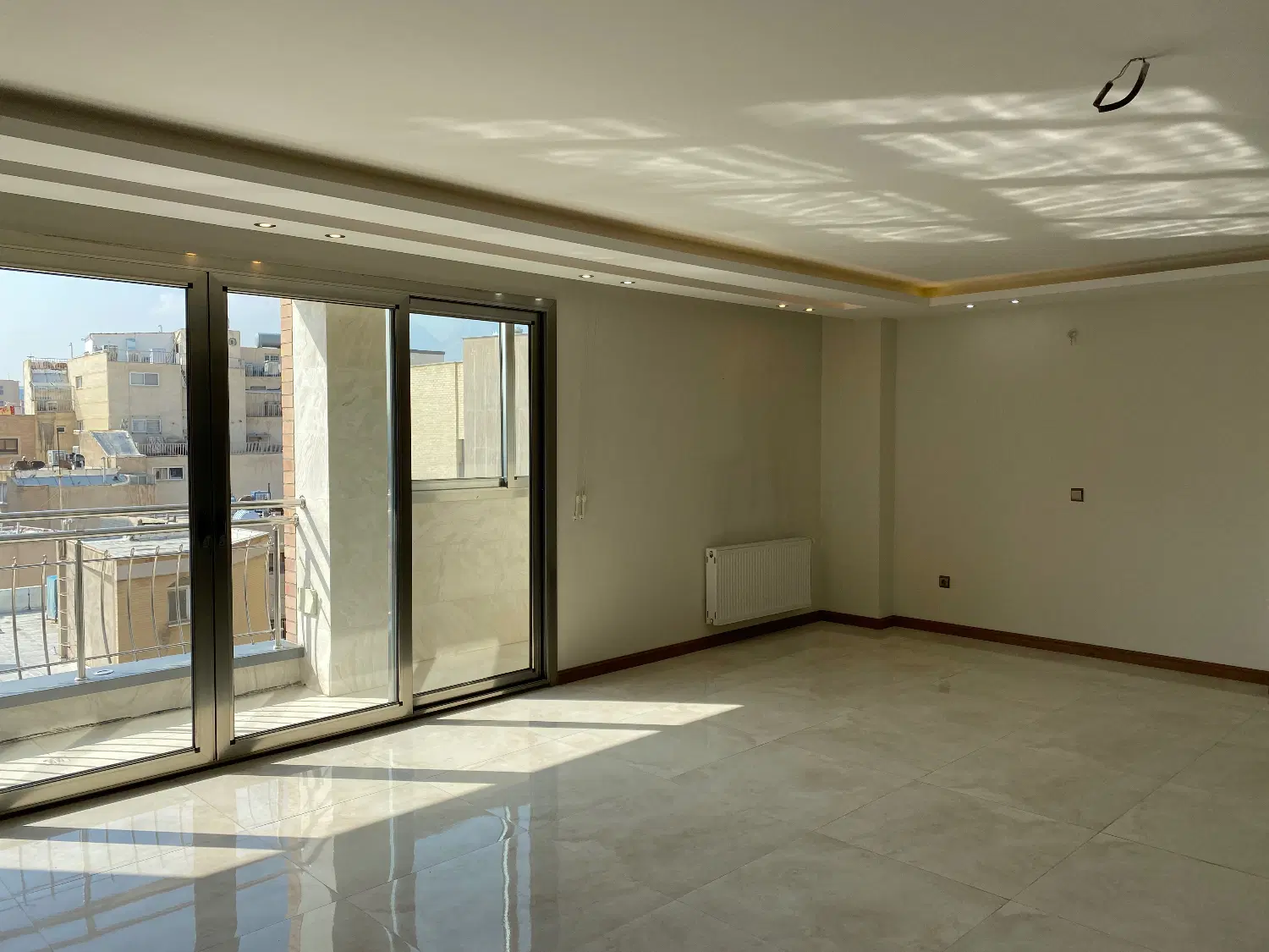 اپارتمان ۱۸۰ متری چهارباغ بالا