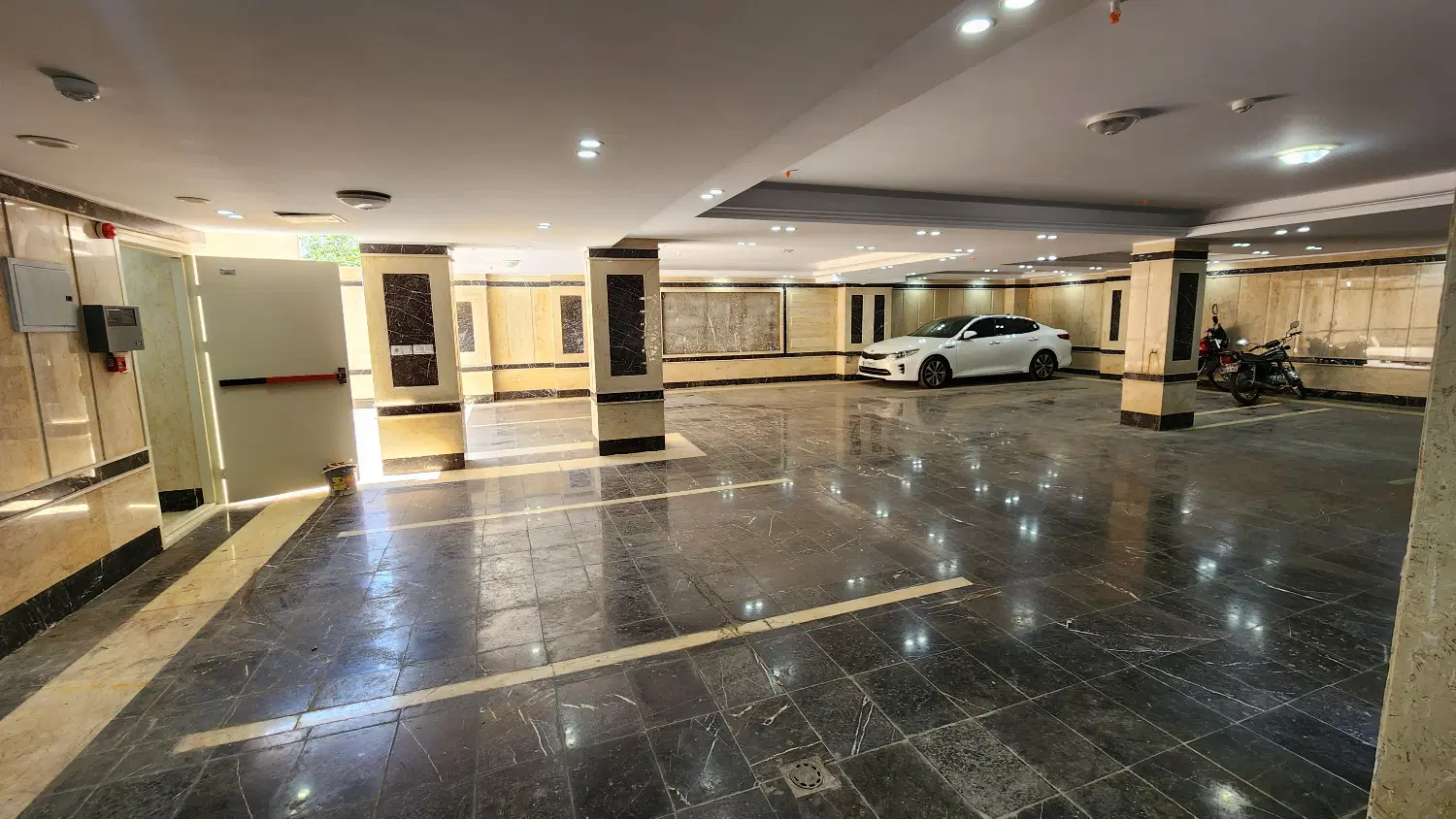 126 متر سه خواب کلید نخوره فول امکانات