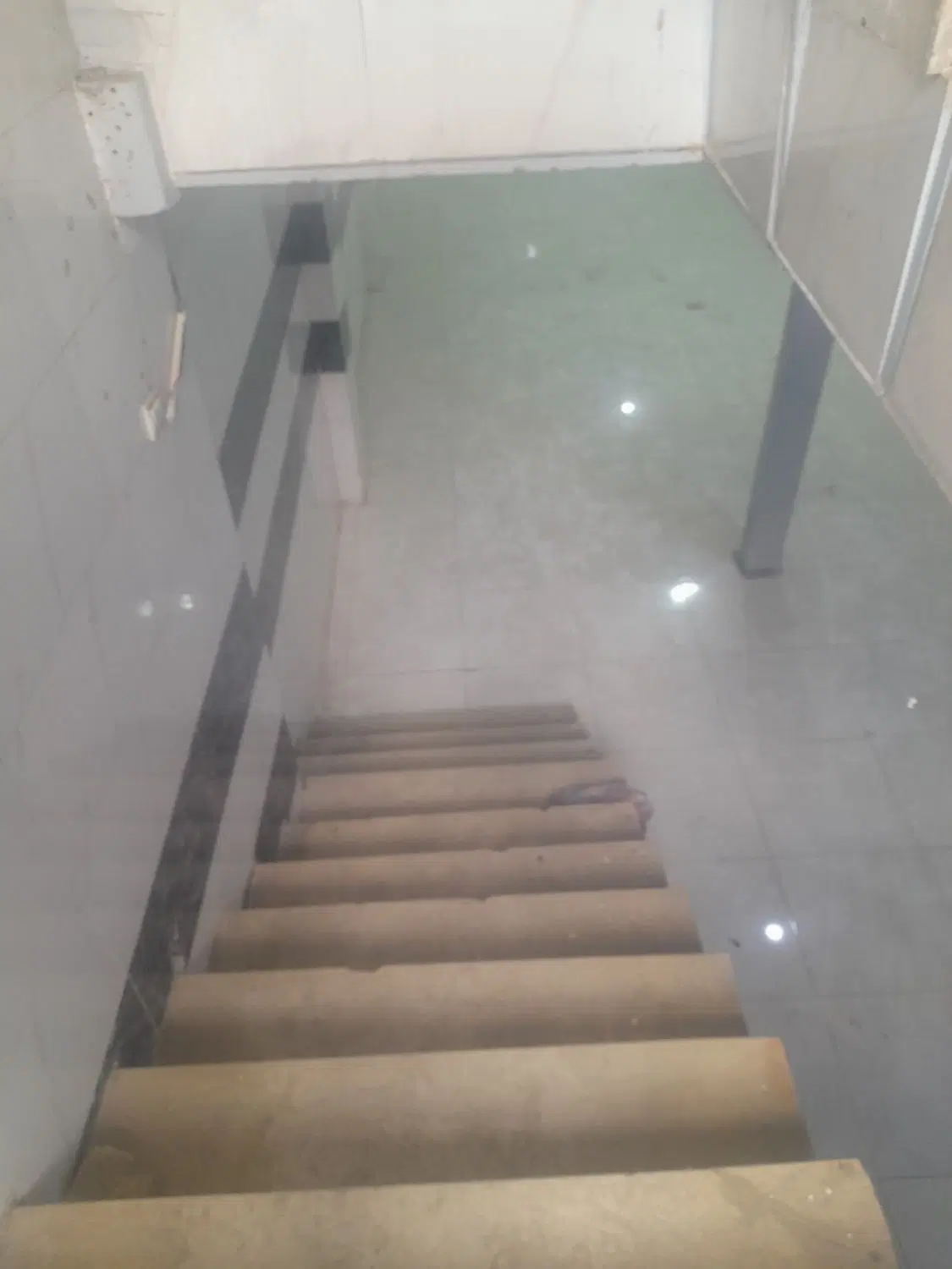 انباری زیر زمین کارگاه