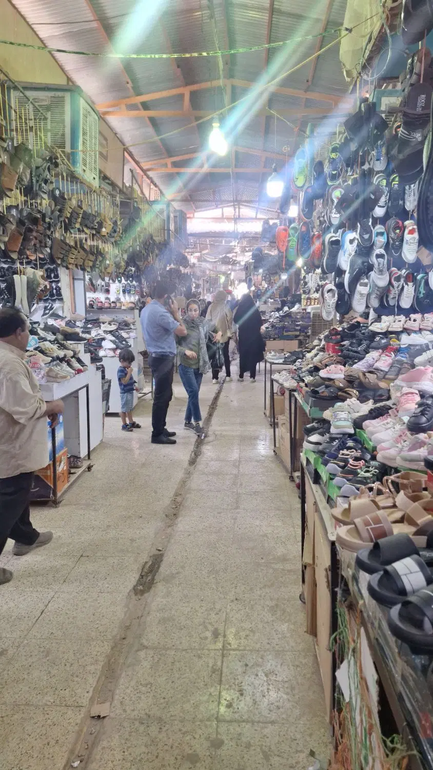 فروش مغازه دربازارکفش فروشان