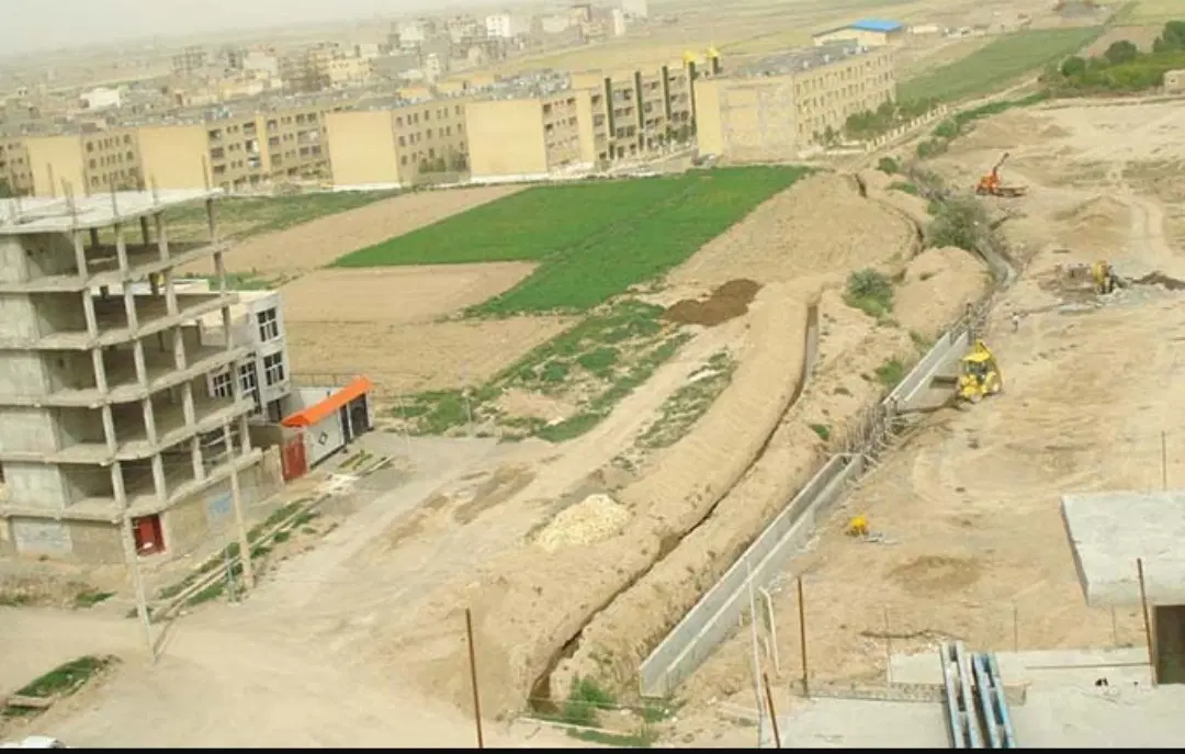 فروش زمین بر 18 متری نفت و گاز