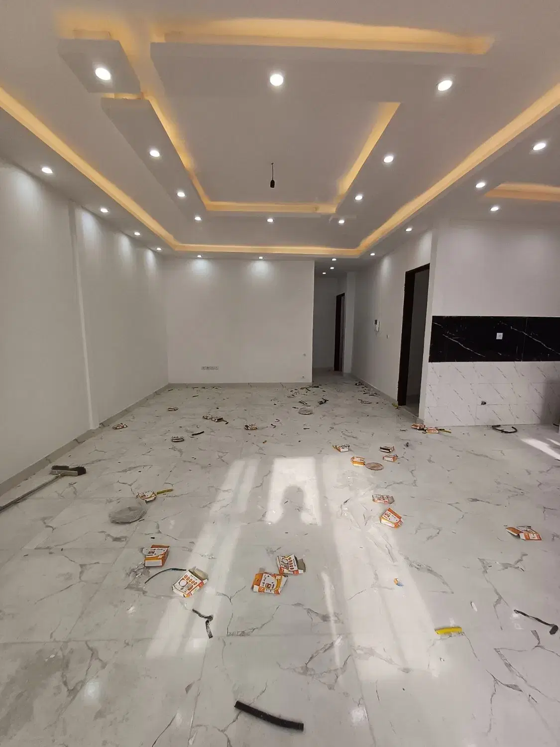 فروش آپارتمان طبقه اول از سه طبقه درحمیدیان