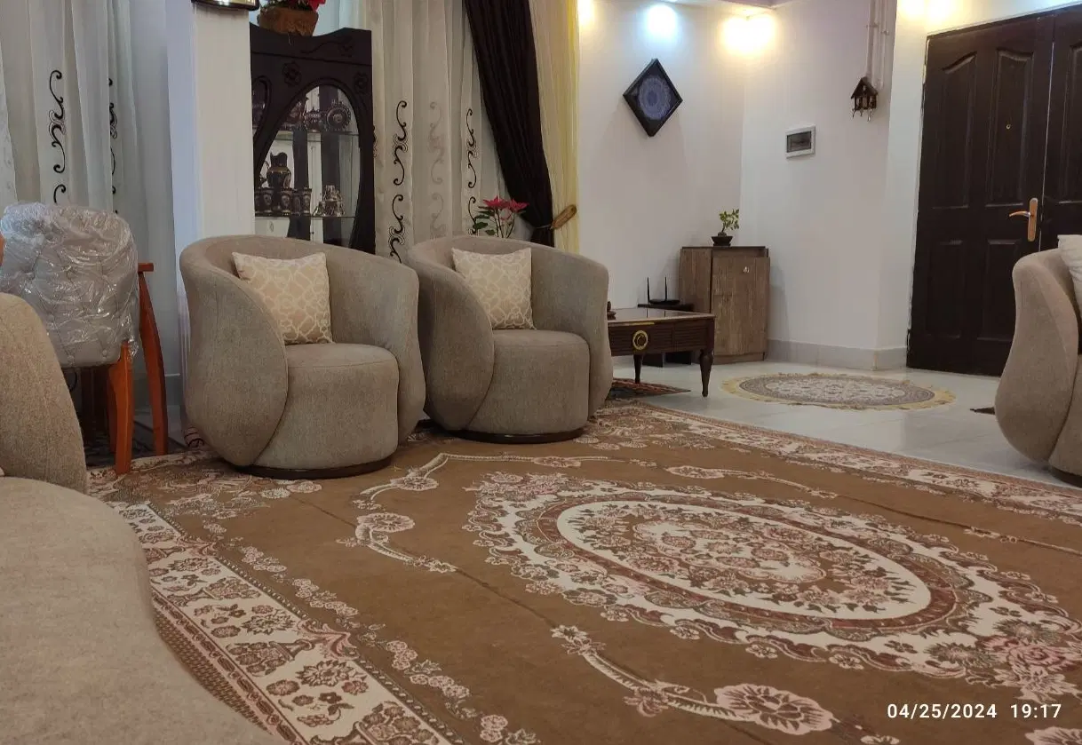 ۹۰ متری مرکز شهر نزدیک بازار
