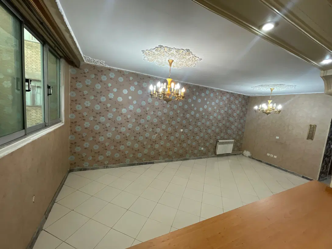 ۹۰ متری ۲خواب طبقه دوم بالکن دار
