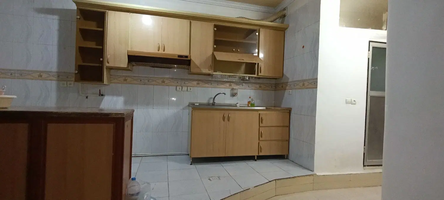 اجاره آپارتمان دوخوابه طبقه اول میرزا شیرازی۱۶