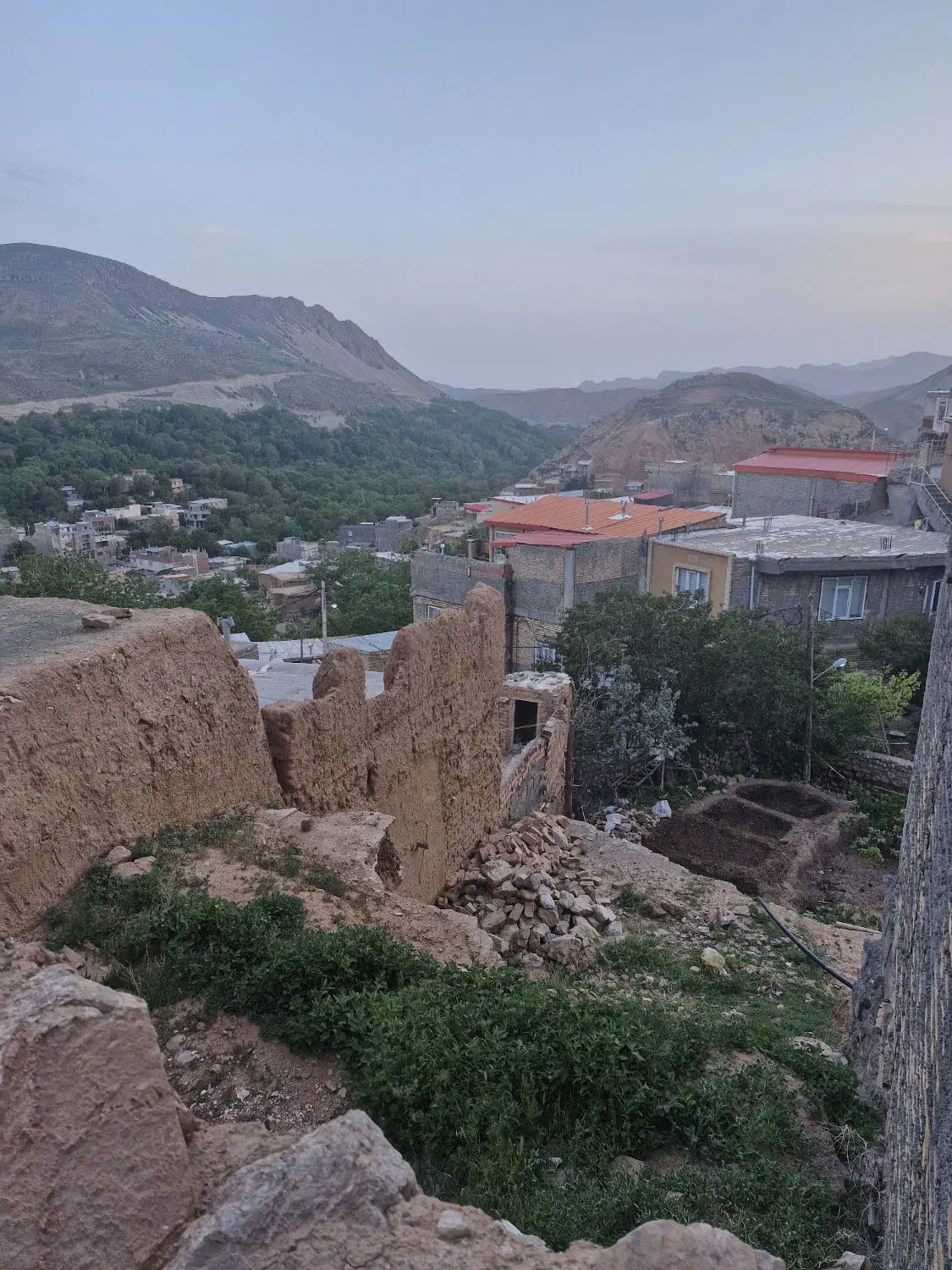 یک قطعه زمین جهت ساخت ویلا،روستای توریستی روئین