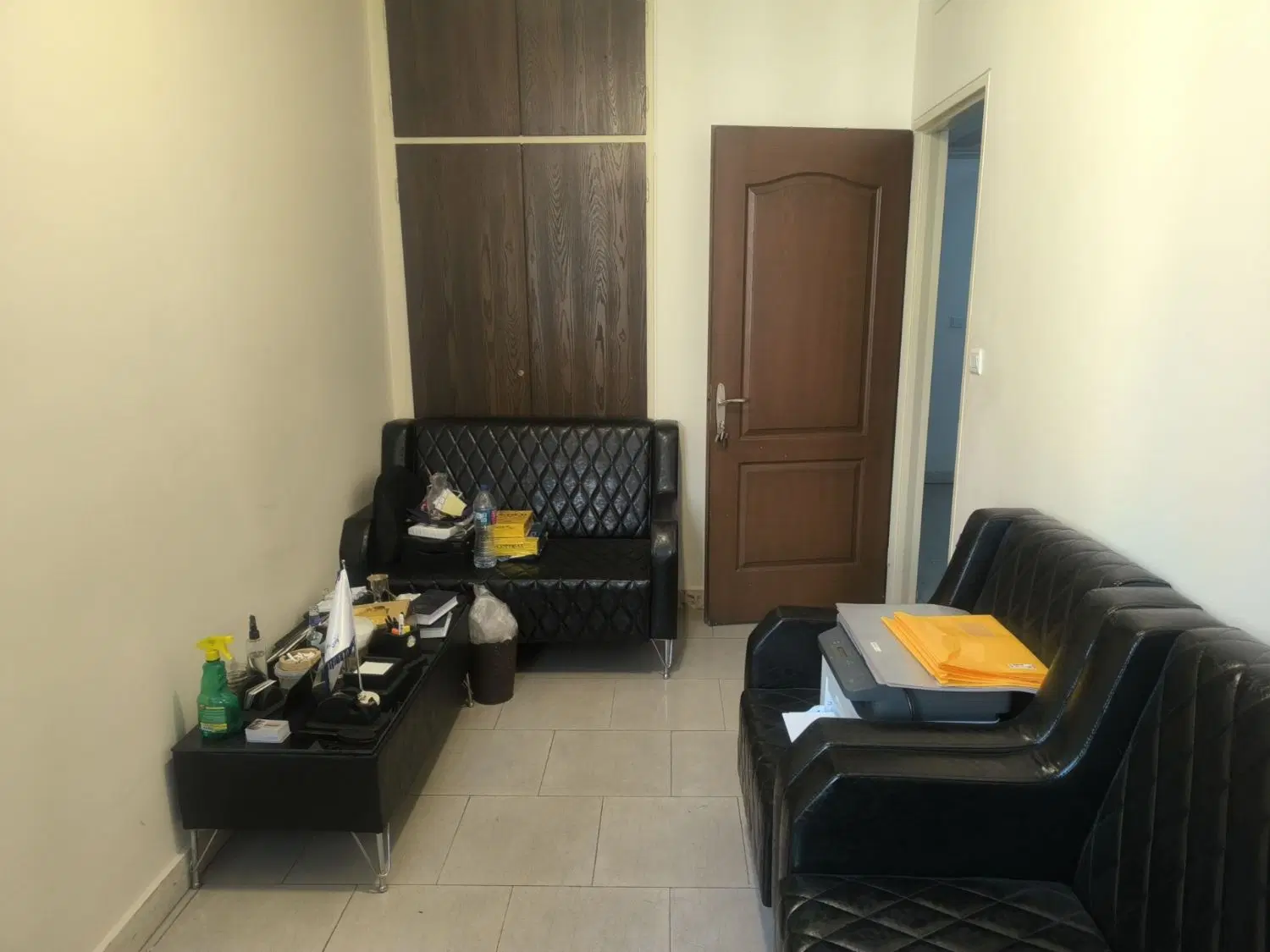 اجاره اتاق در دفتر وکالت بغل مجتمع بهشتی