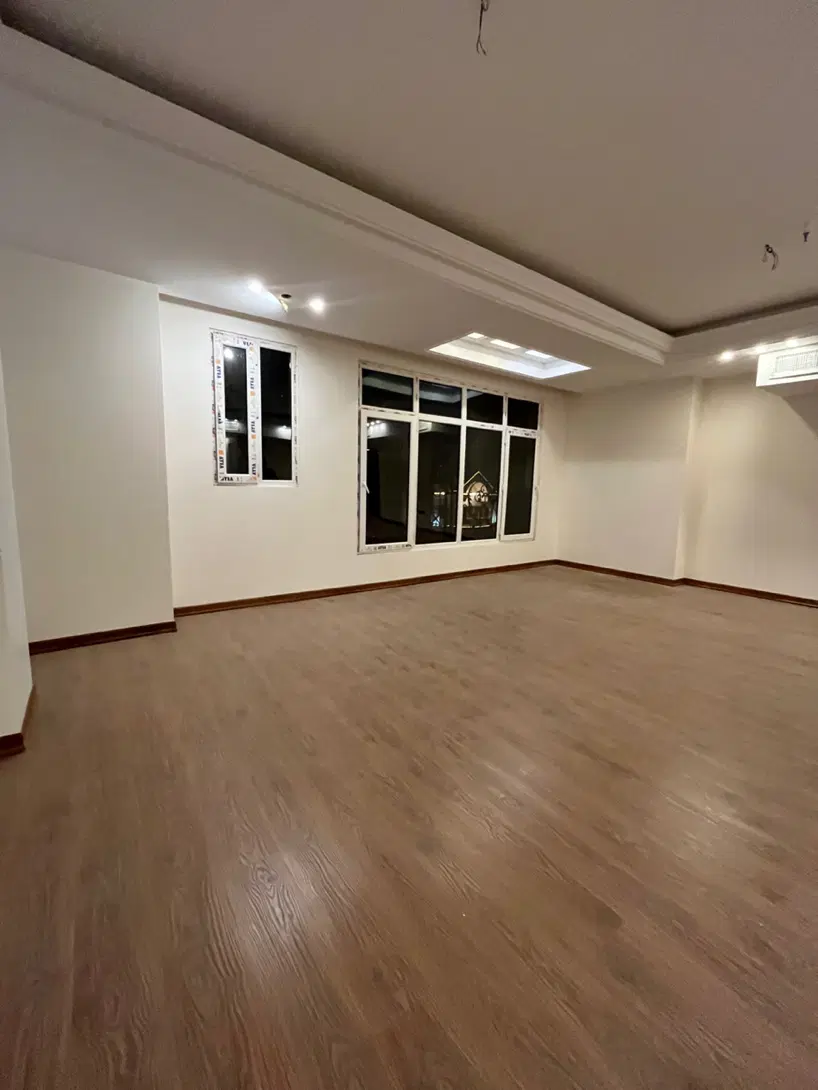۱۳۳متر ۲خواب نوساز روبه خیابان شهرک کوثر