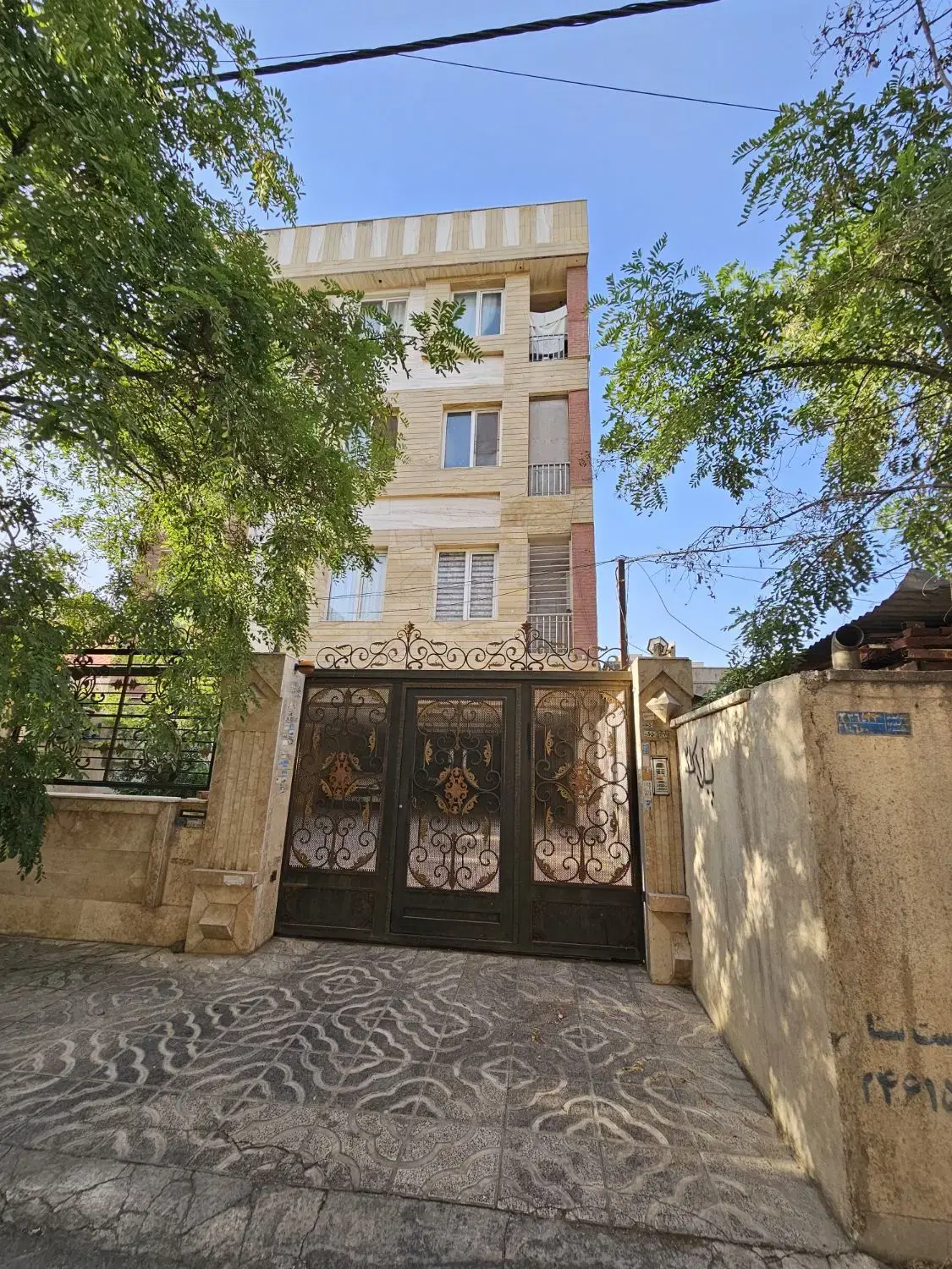 ((شهرک شهید باقری ۸۰ متر با آسانسور))