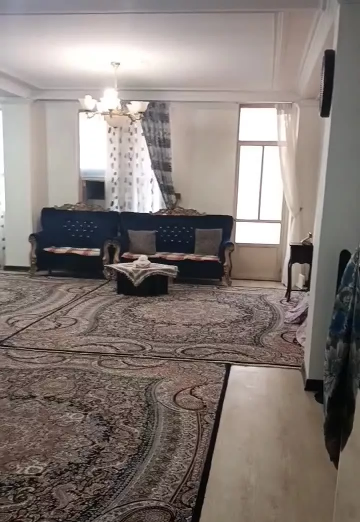 آپارتمان ۱۱۸ متری گلستان ۸ طبقه پنجم