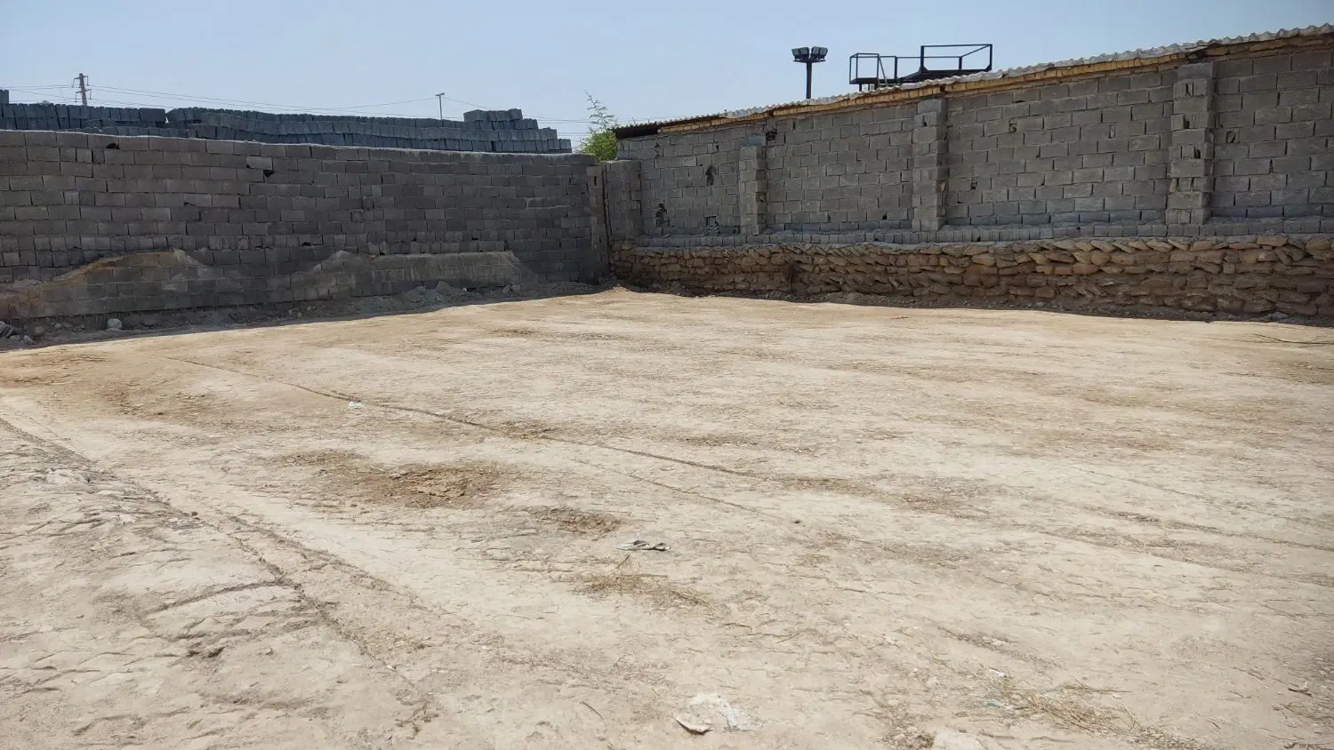 زمین 110متری تنگک دوم سنددار