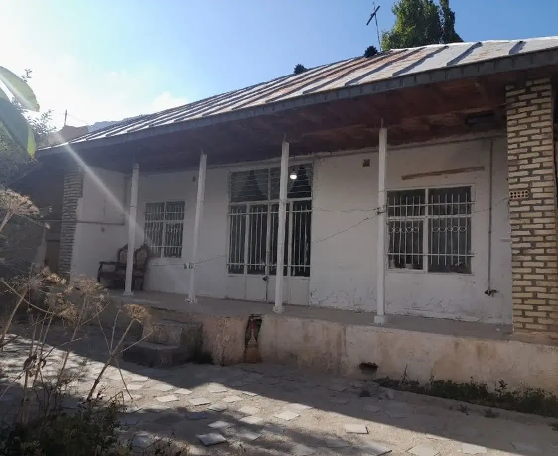 خانه روستایی با باغ