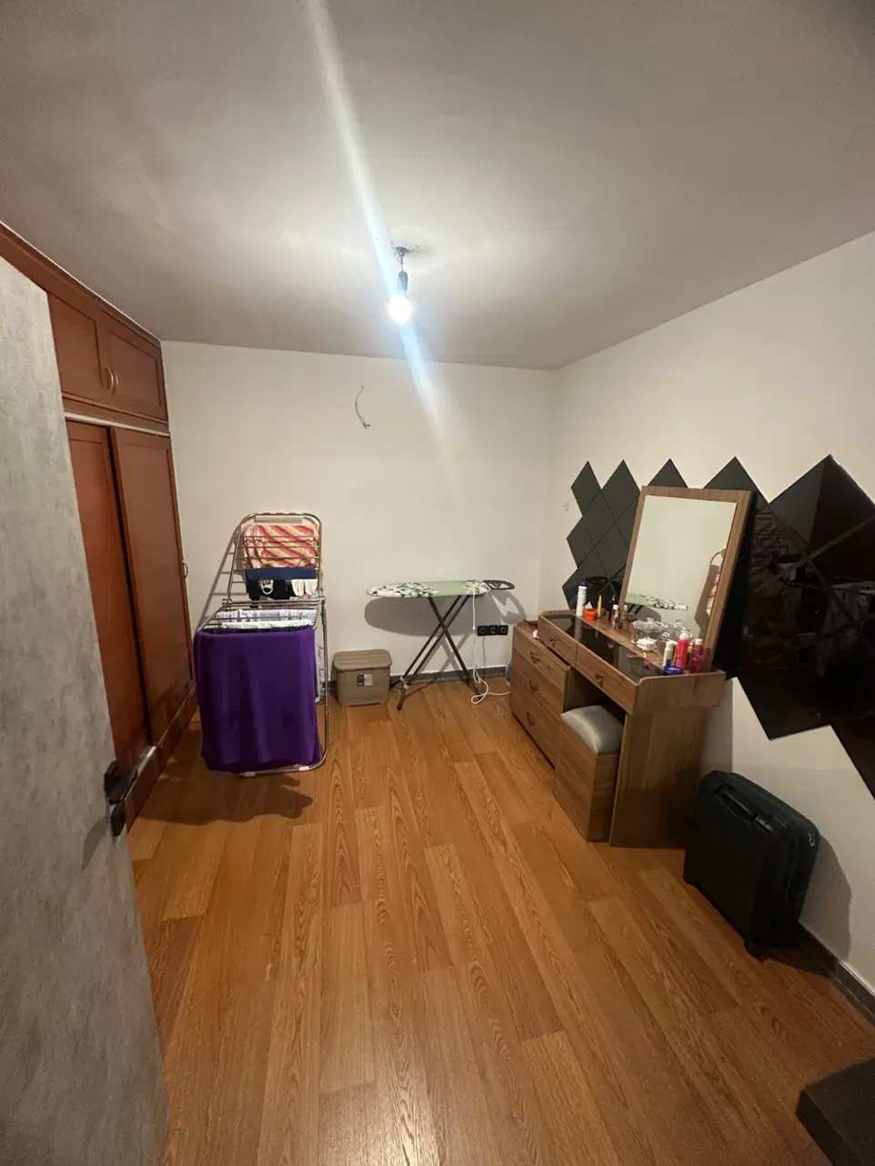 موقعیت اداری همکف مناسب ( سالن زیبایی ناخن و ..)