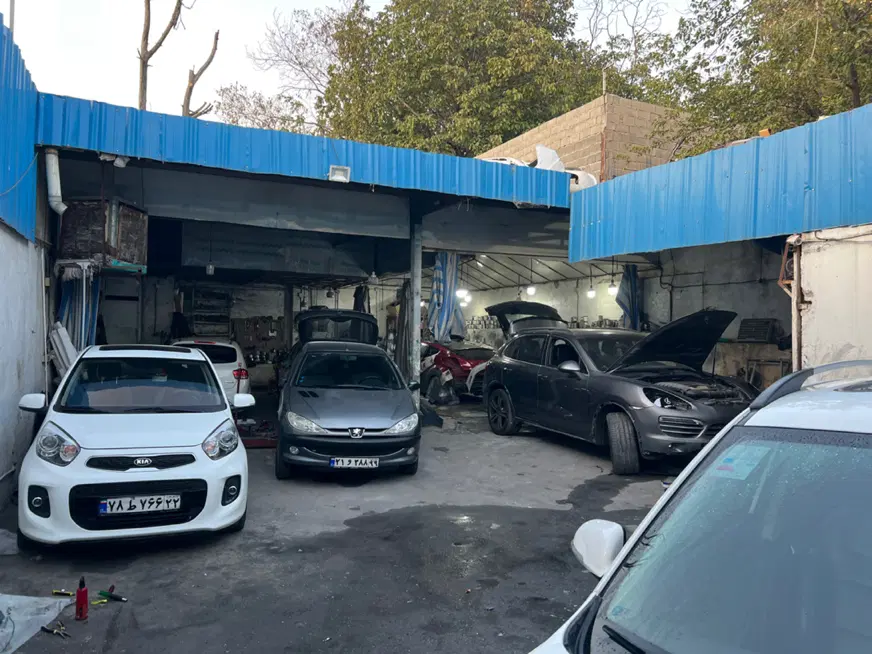 ۲۷۰ متر تعمیرگاه کارگاهی