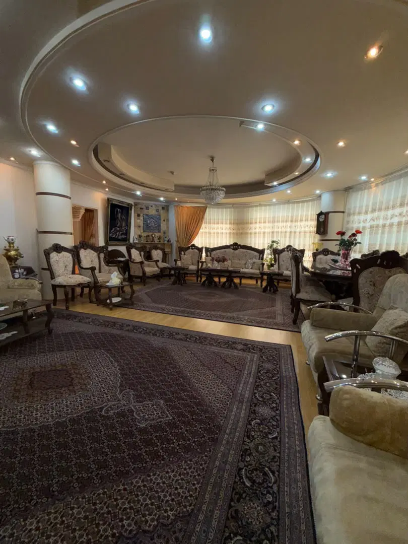 آپارتمان باغچه بان رو به پارک
