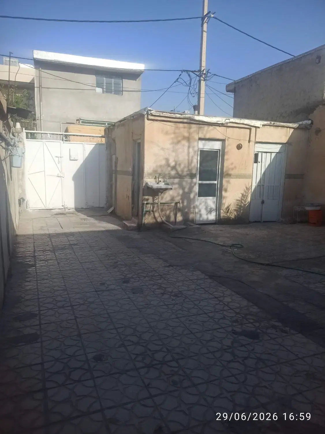 منزل سعدی آبخون غربی ۱۶۵متردوبرکوچه