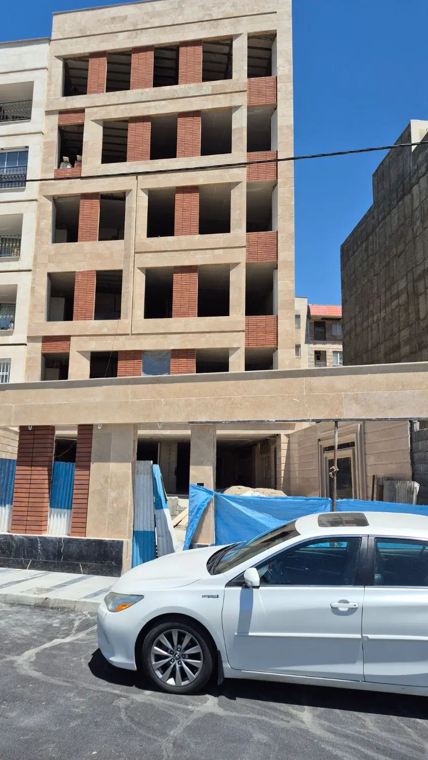 سیزده آبان باغ قوام