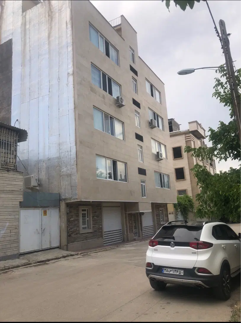 پنت‌هاوس ۲۴۰متری تک‌واحدی با چشم‌انداز زیبا