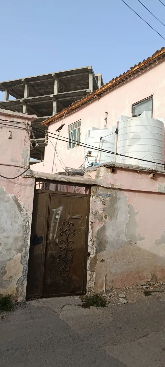 منزل با پنچ سویت مجزا حیاط مشترک قشم