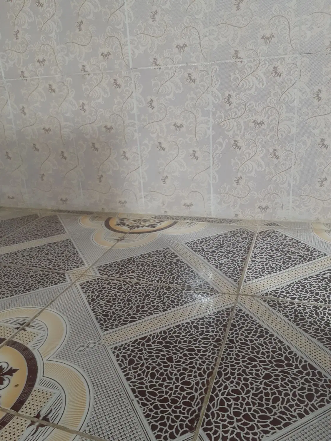 زمین فروشی