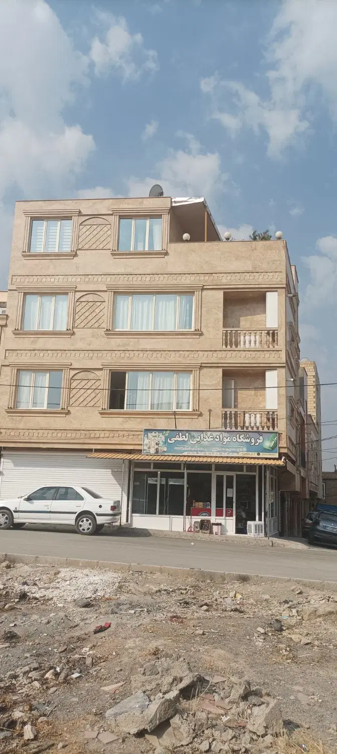 چهار طبقه ویلایی.