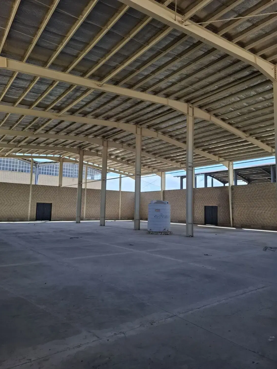 ۲۵۰۰کارخانه ۱۱۰۰متر سوله داخل شهرک شهید سلیمانی