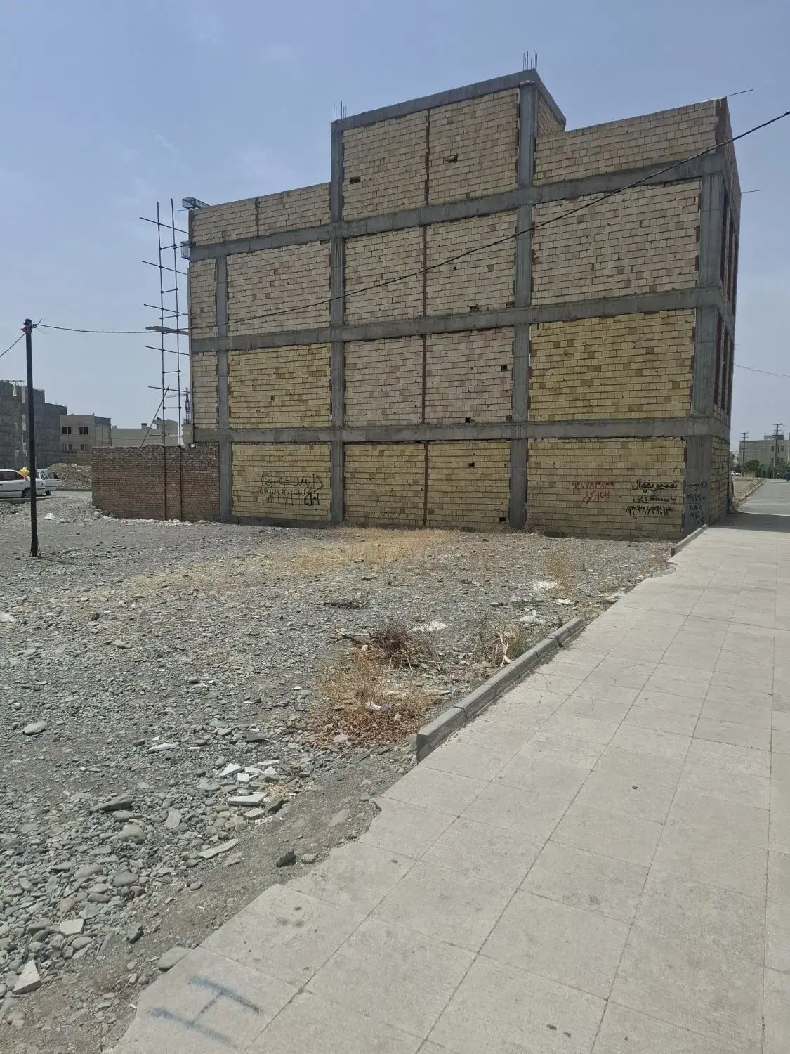 زمین ۲۰۰ متری