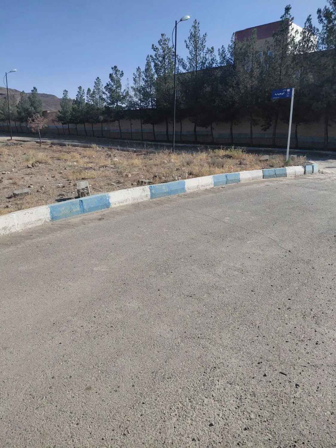 زمین فروشی