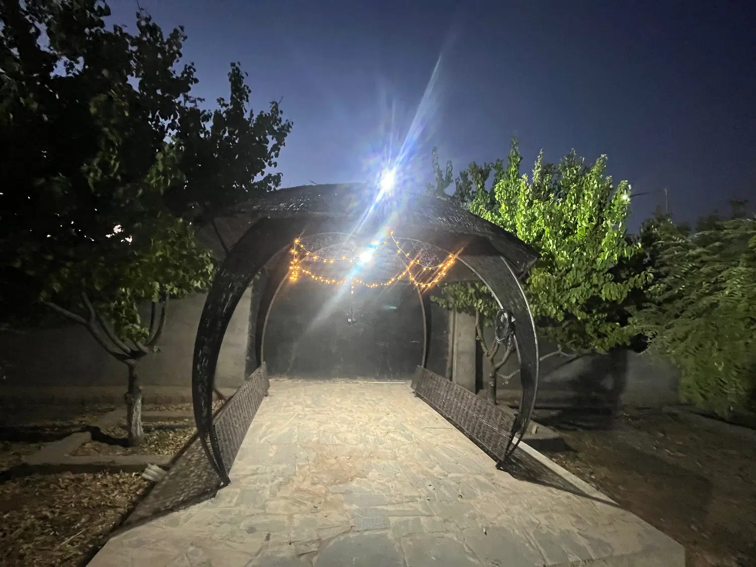 باغ شاهنامه ۸۰گوارشک