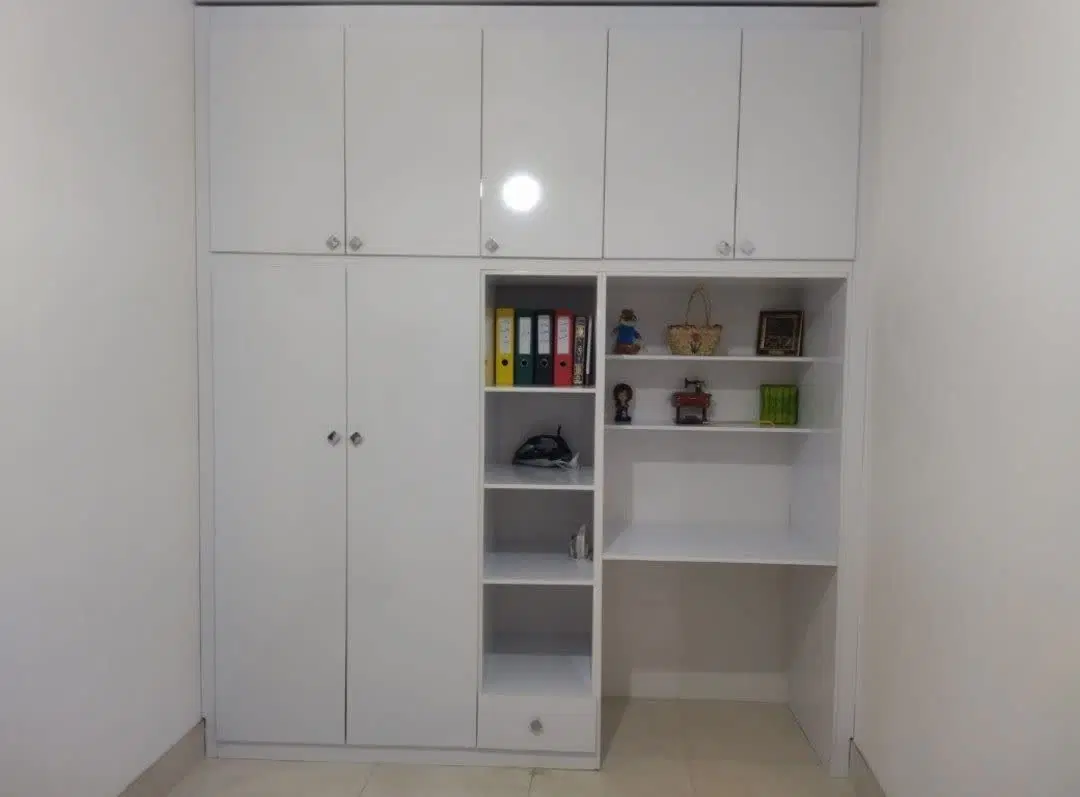 ۲۴۰ متری ملکی ، ۱۰۰ متر بنا