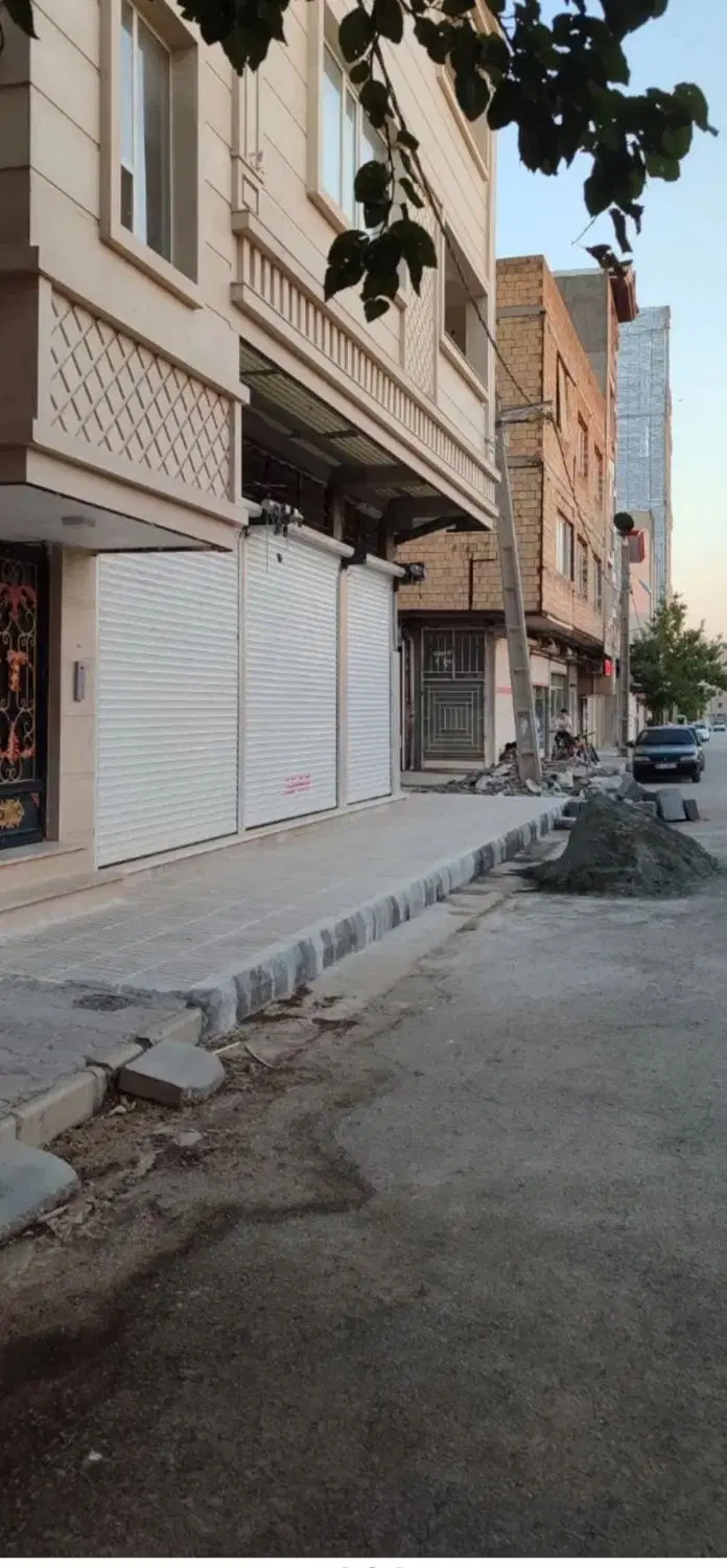 مغازه ۴۰متری در شهرک پرواز خیابان هاشم آزادی