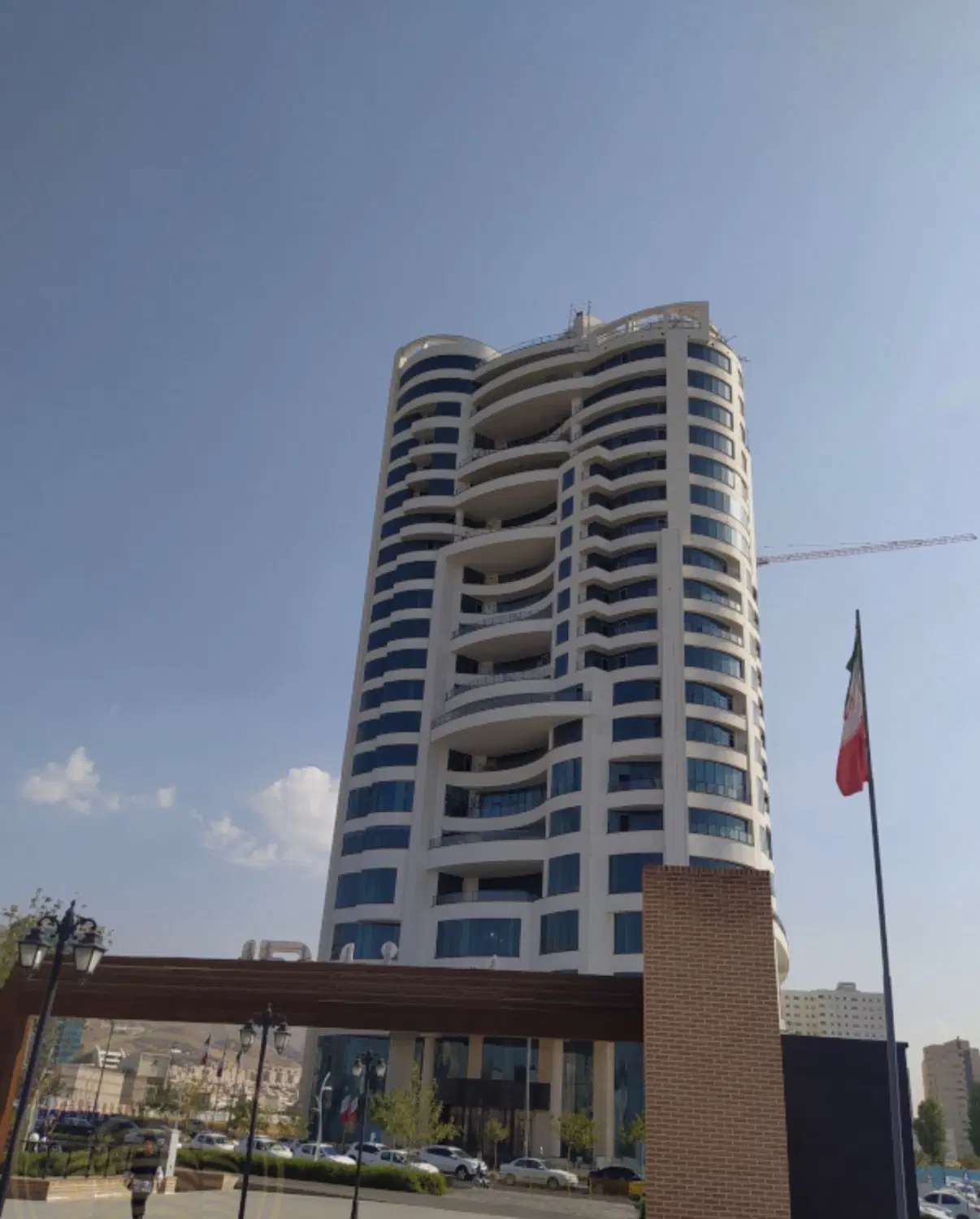 فروش سهام هتل لکسون