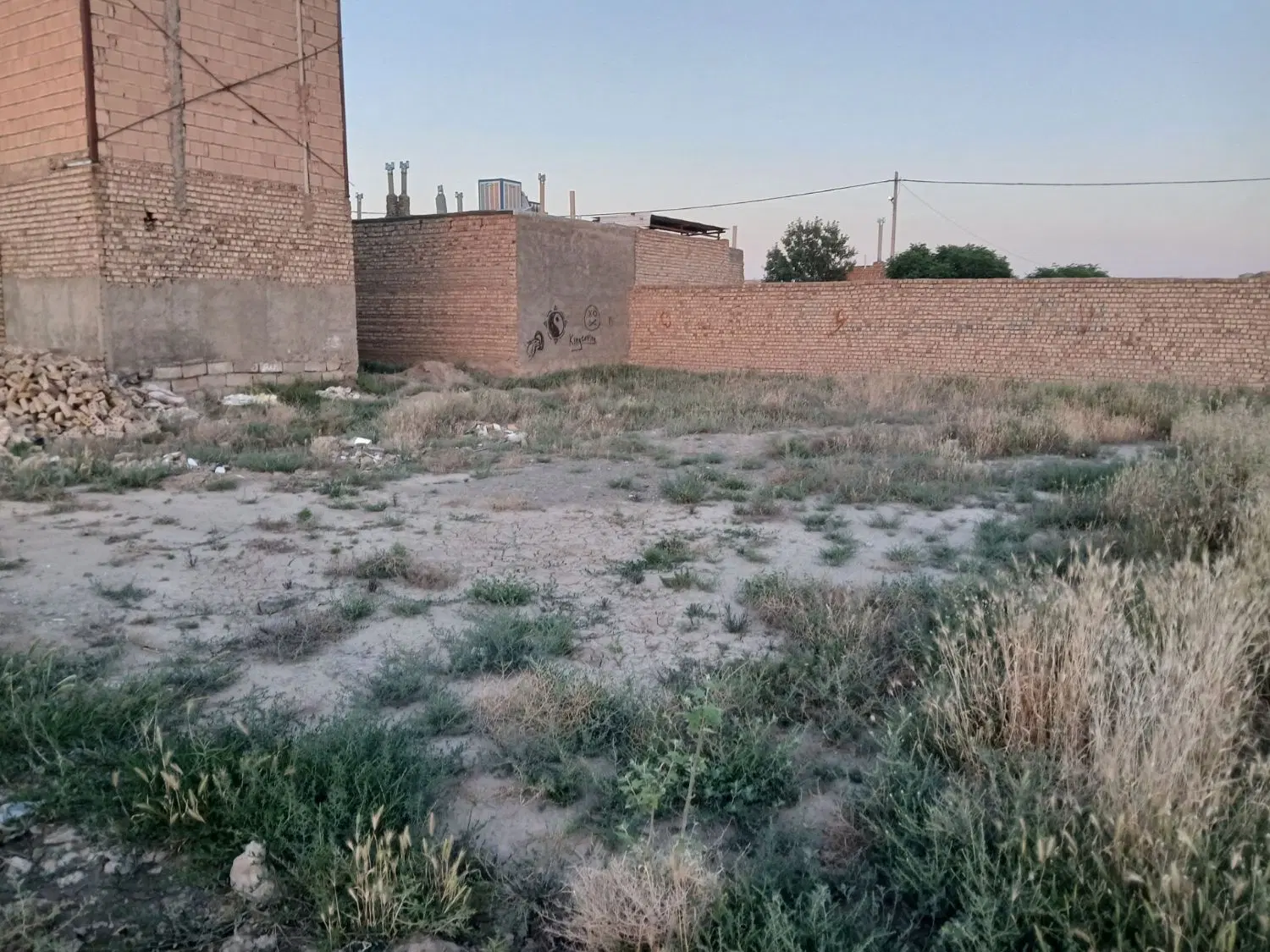 زمین 100 متری رسالت