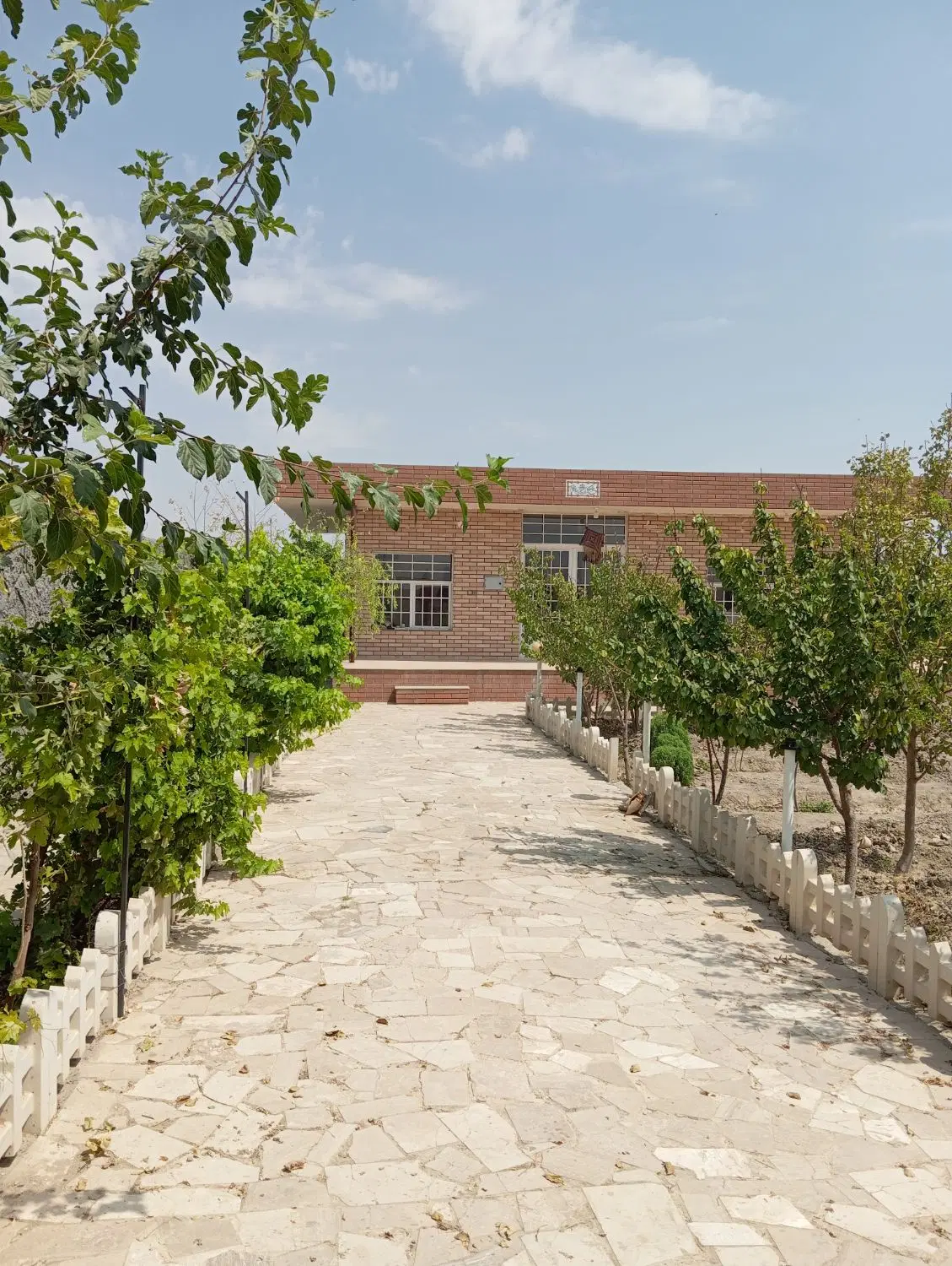 باغ ۸۰۰ متری