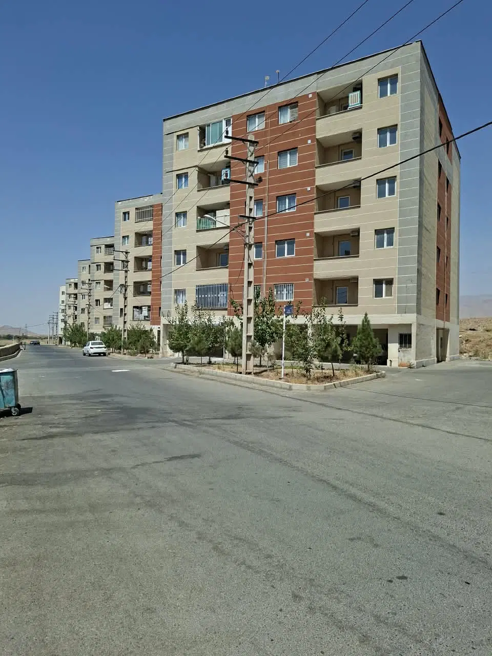 آپارتمان مسکن مهر هشتگرد ( مهستان)