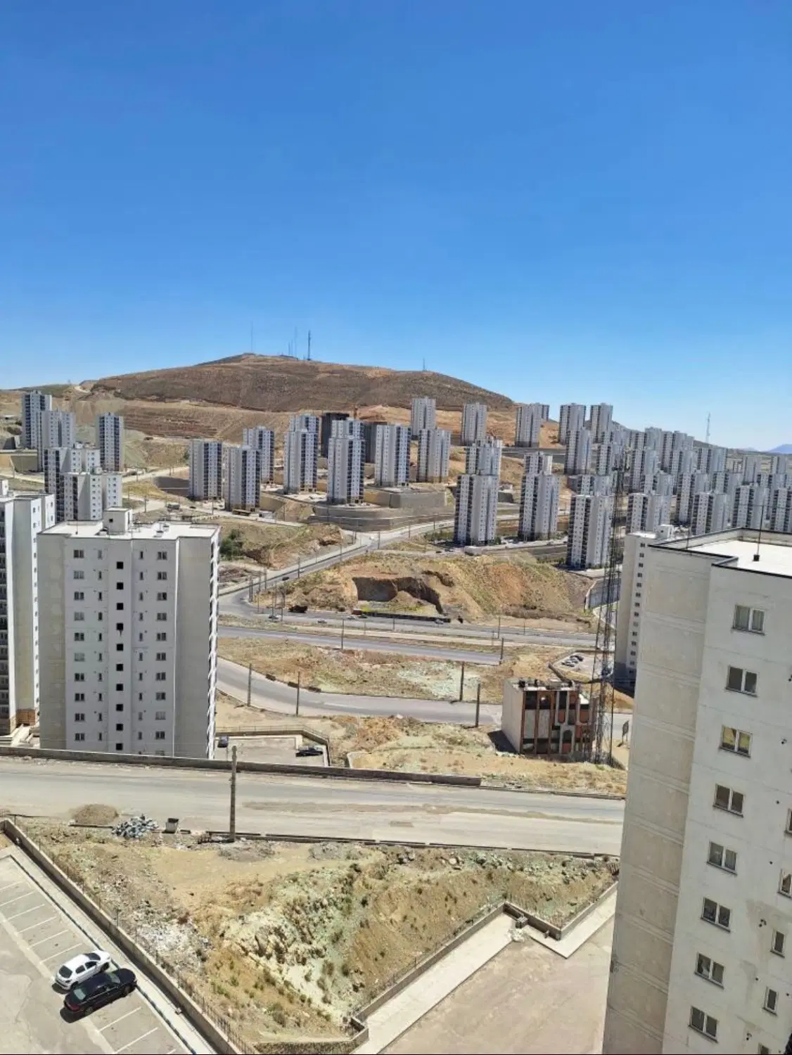 پردیس فاز ۱۱ نوار طلایی بلوک ۱۲۰ طبقه ۱۴ جنوب شرقی