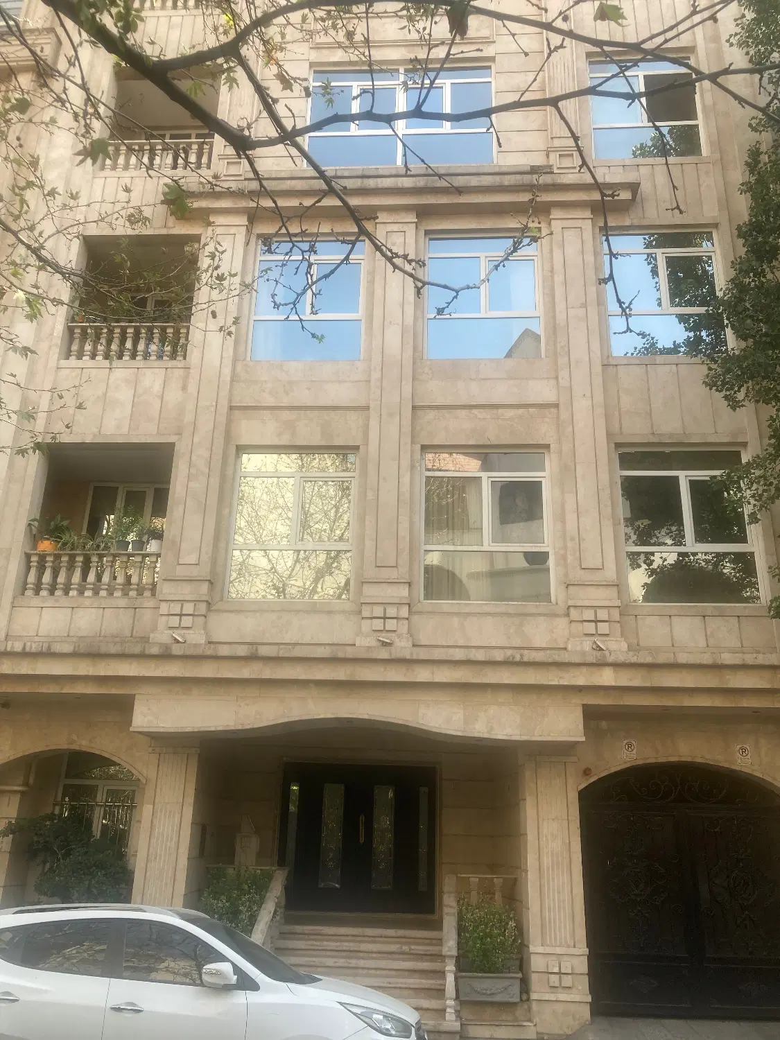 ۱۴۰ متر __ اندرزگو __ تاپ لوکیشن