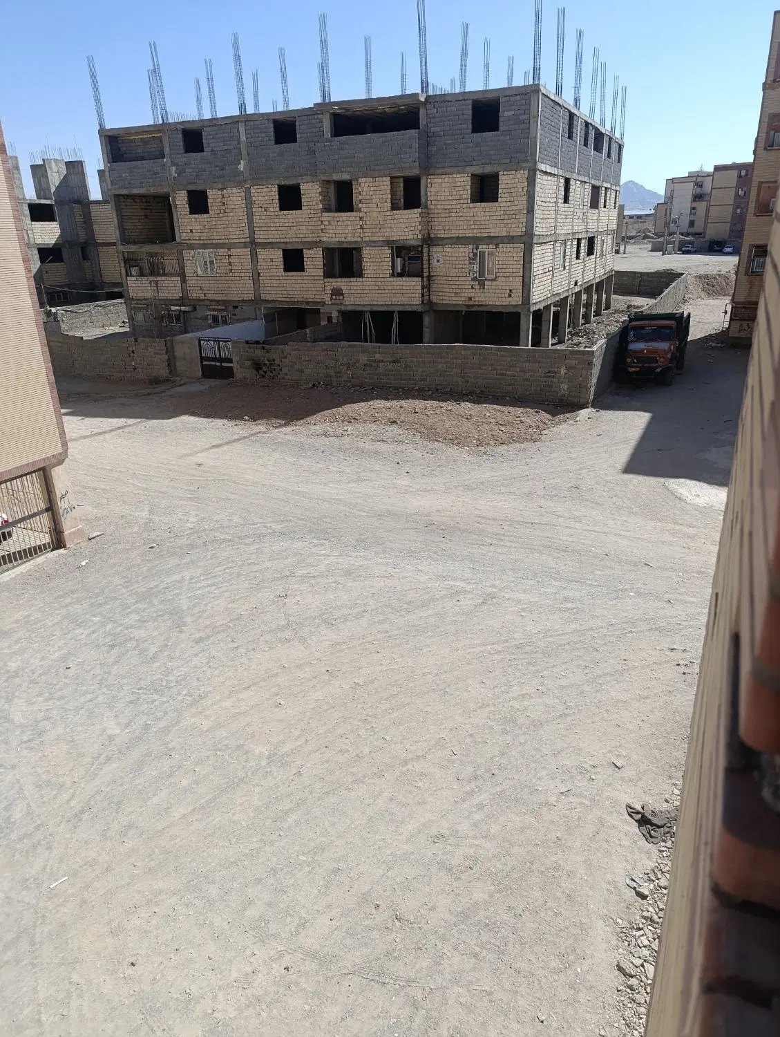 زمین فرخی
