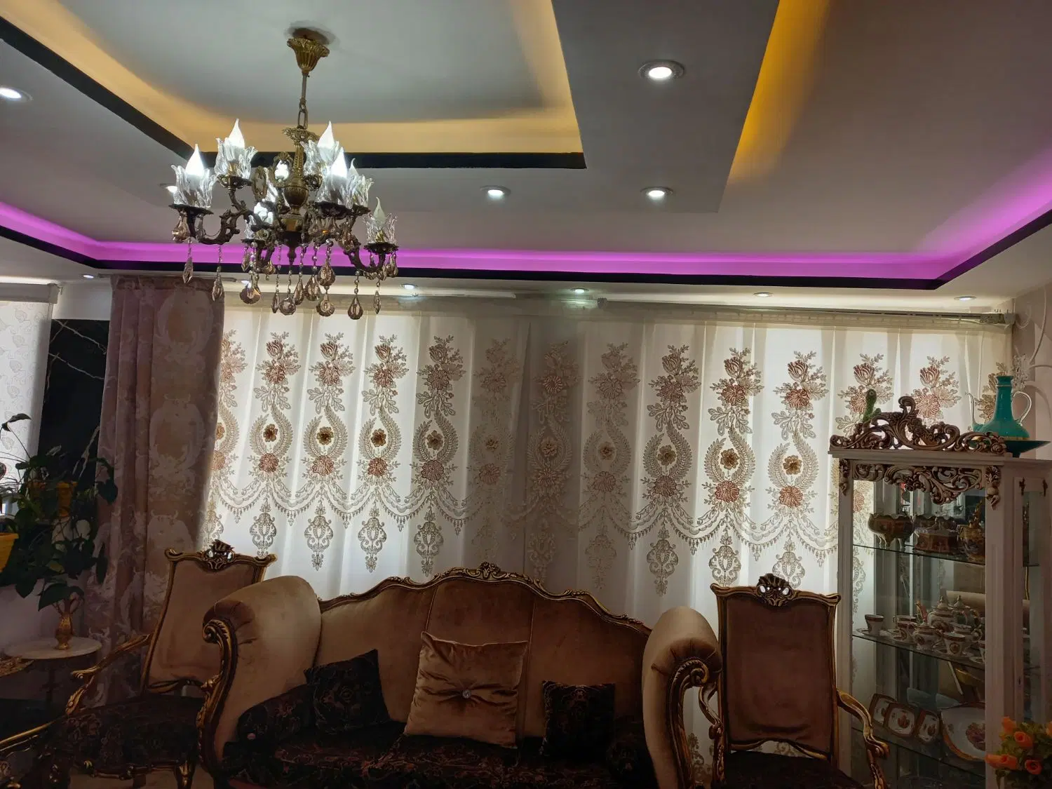 خانه ی فول امکانات با محیط آرام و تمیز