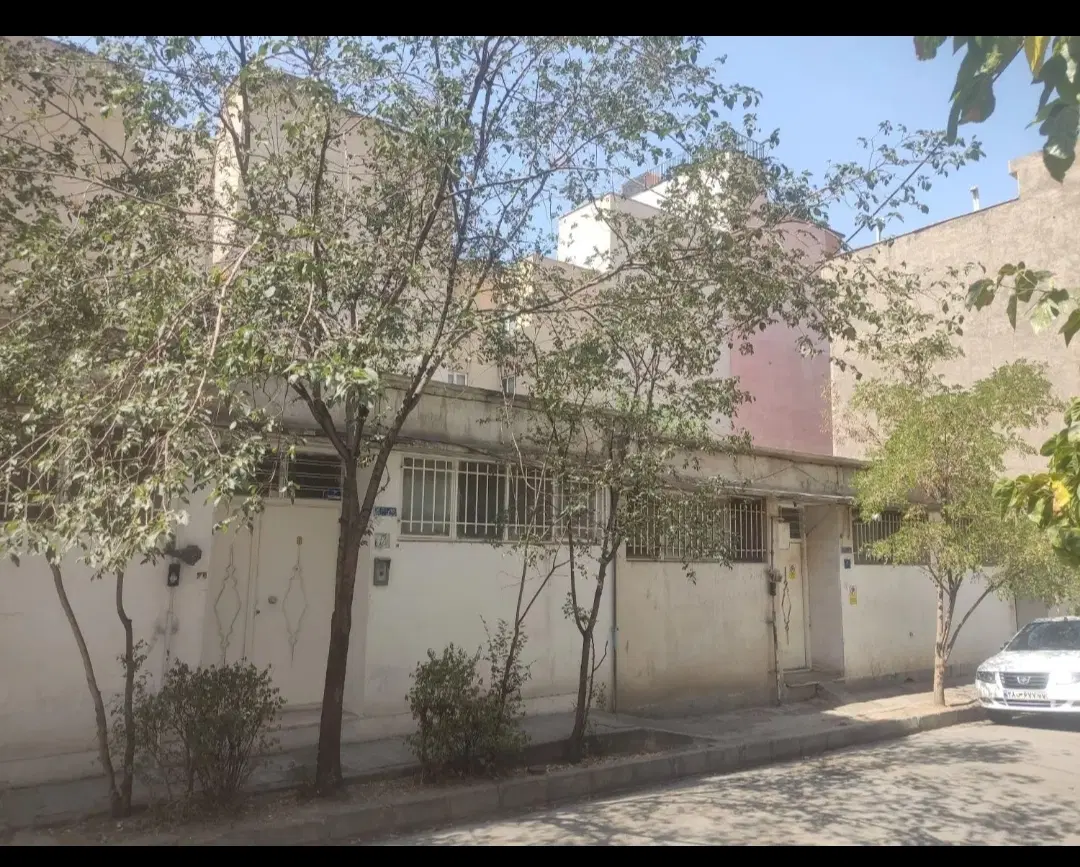 کلنگی ۹۰۰ متر غربی تهرانپارس
