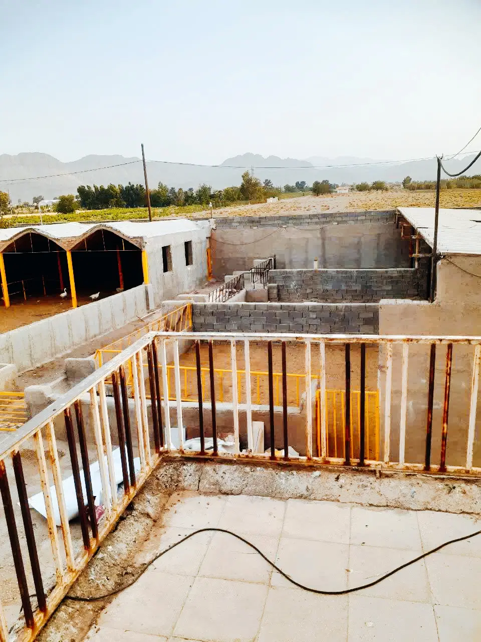 دامداری ، باغ و زمین کشاورزی