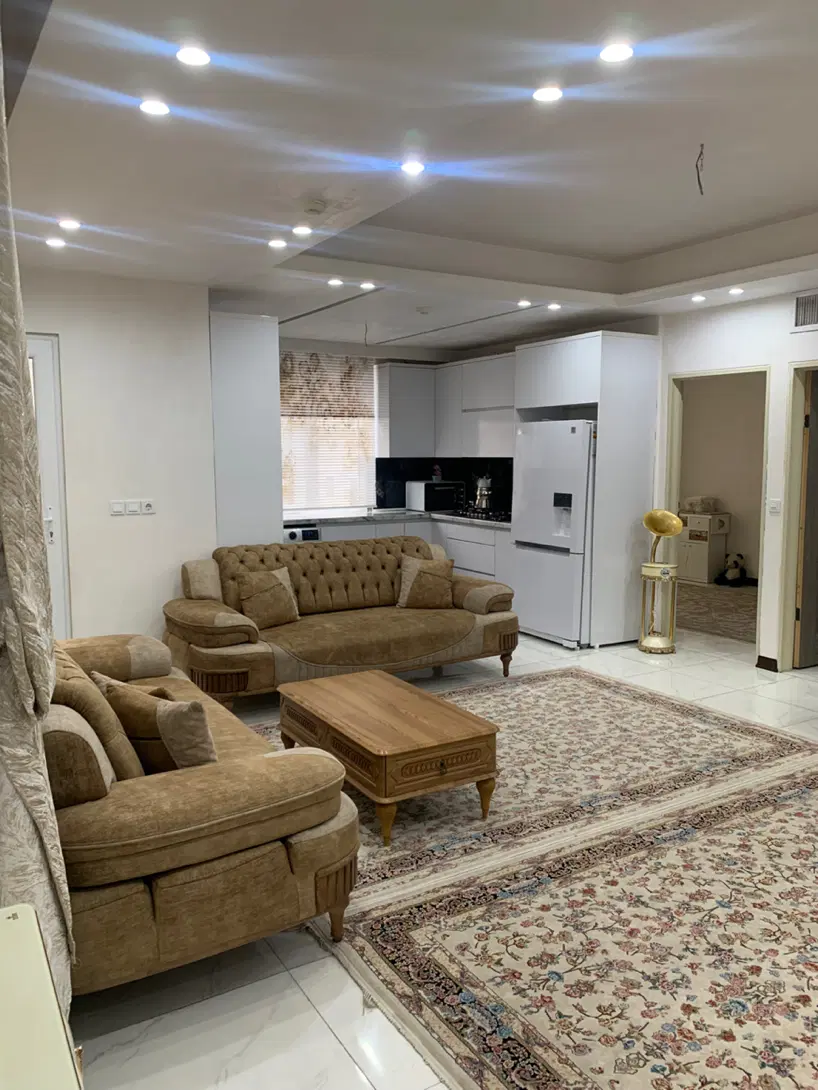 ۸۰متر_ دوخواب تخت خور_ غرق نور _پارکینگ اخ