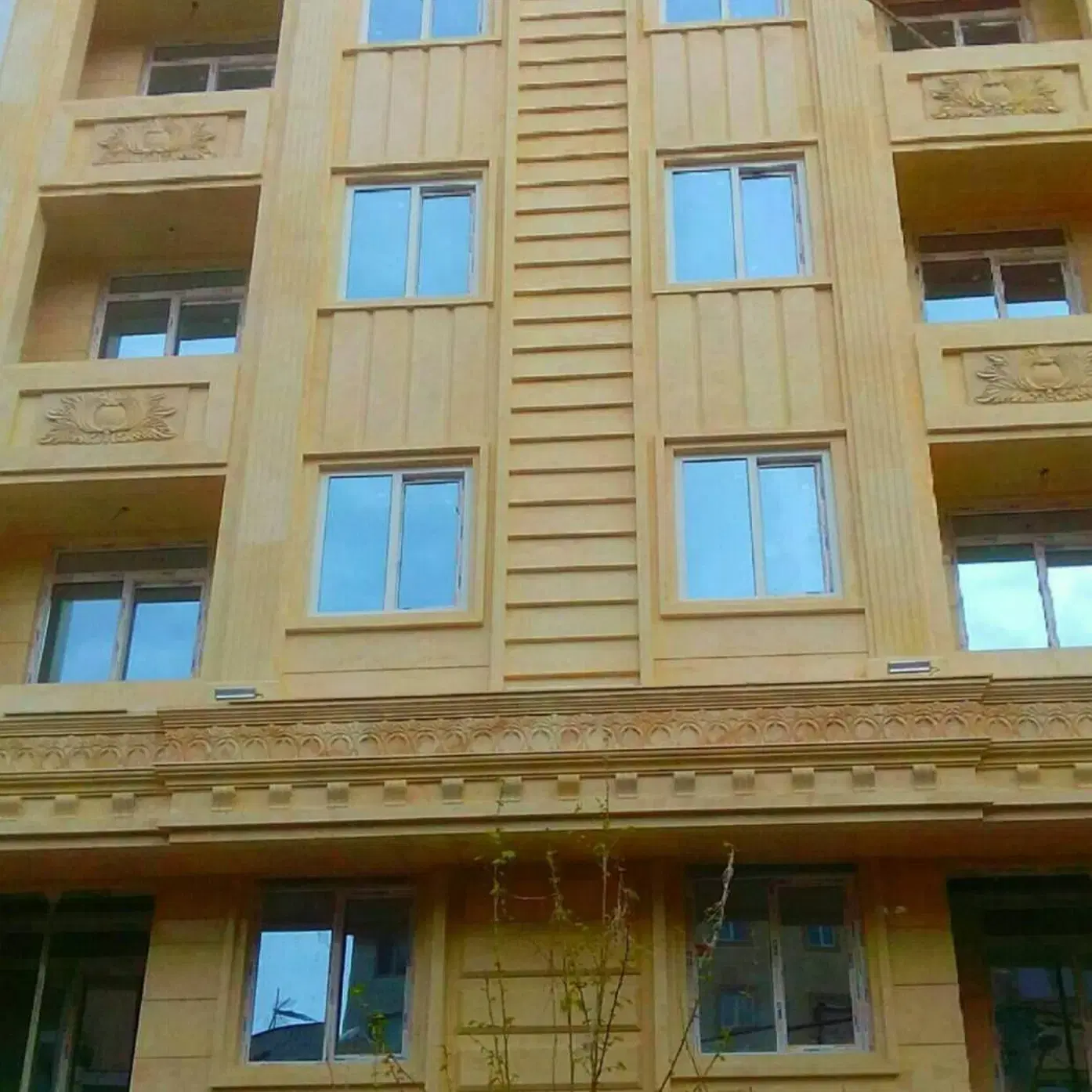 ۷۰ متر گلبرگ غربی الیاسی