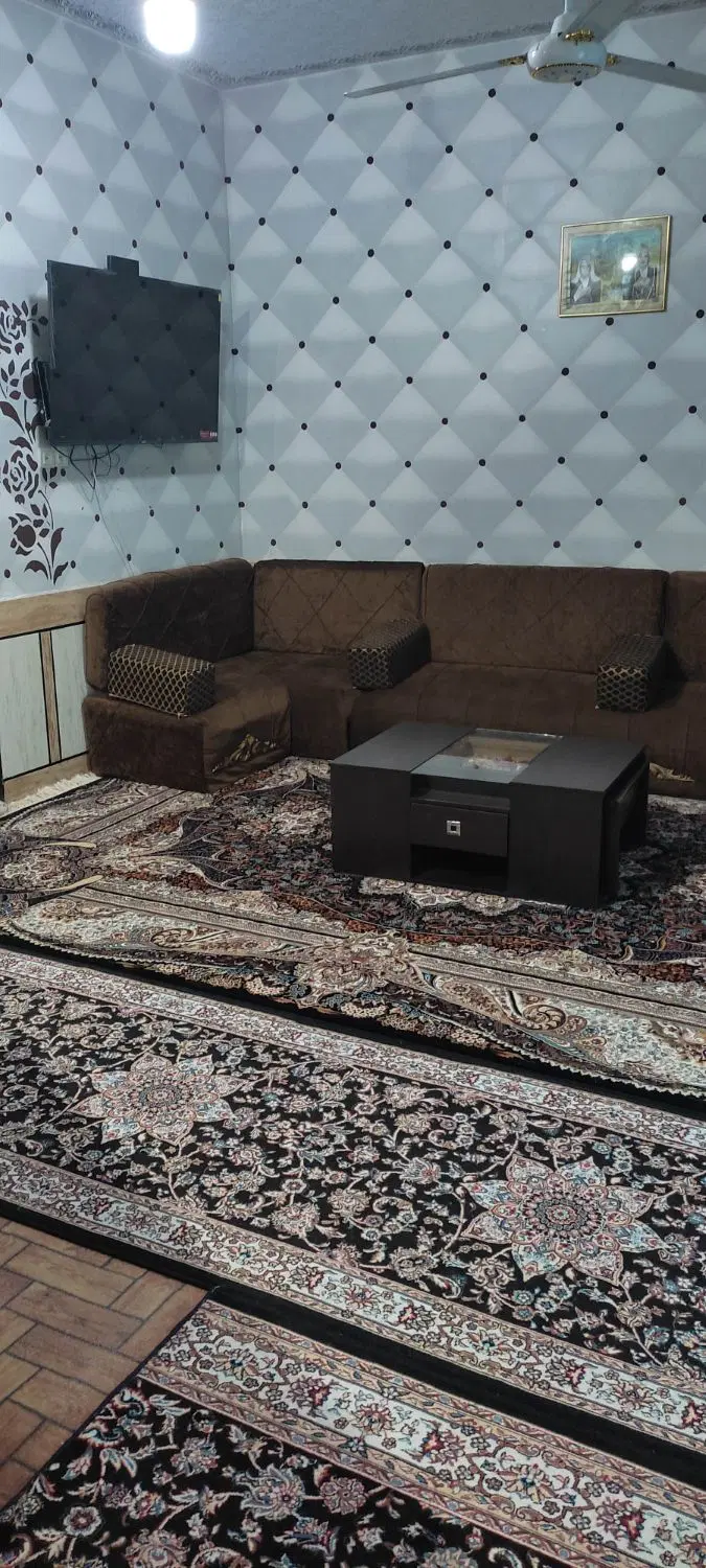 خانه ویلایی دوطبقه(آریا.کوی شریعتی یک)