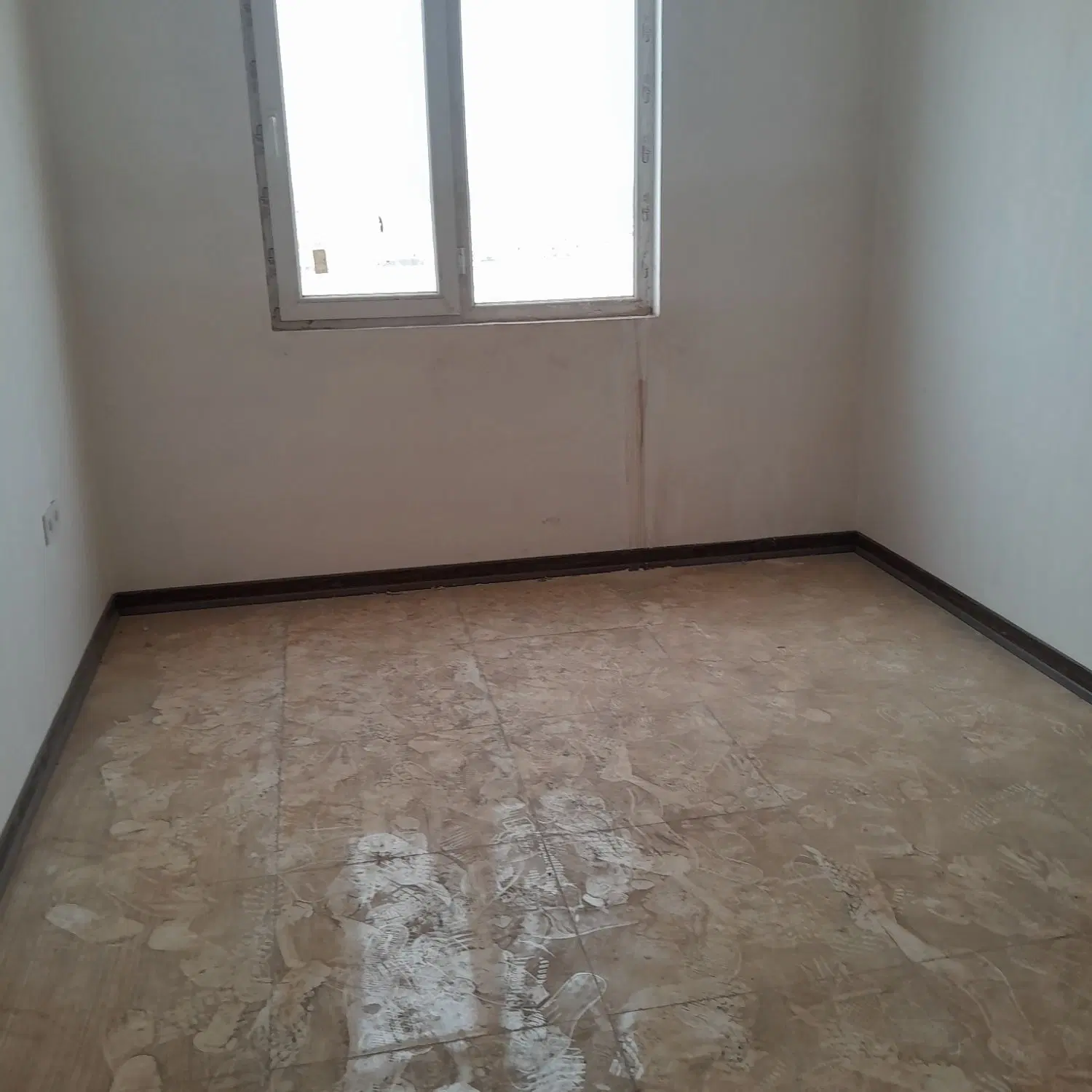 آپارتمان 95 مت انتهای چهارباغ