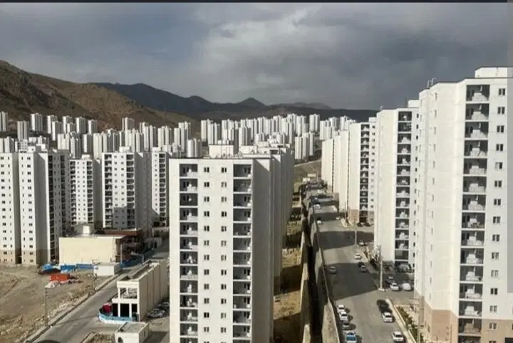 آپارتمان مسکن مهر صدرا