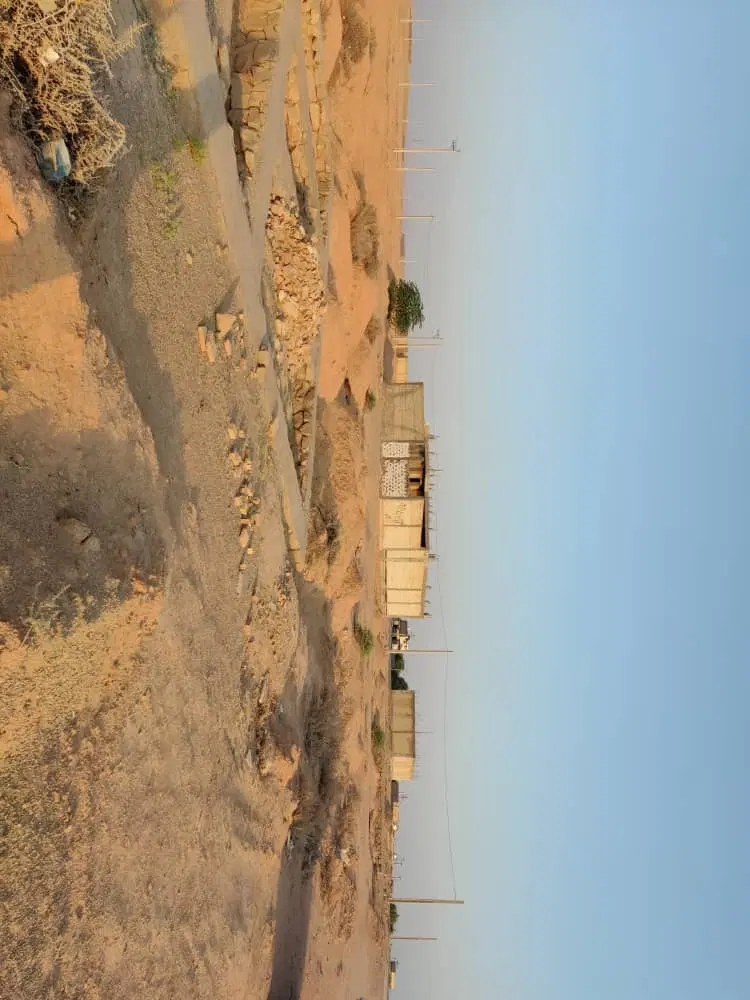 زمین۲۰۰ متر